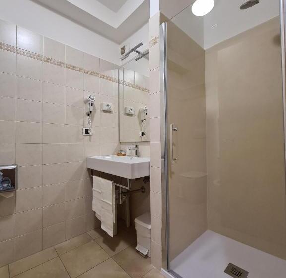 חדר סופריור, Cladan