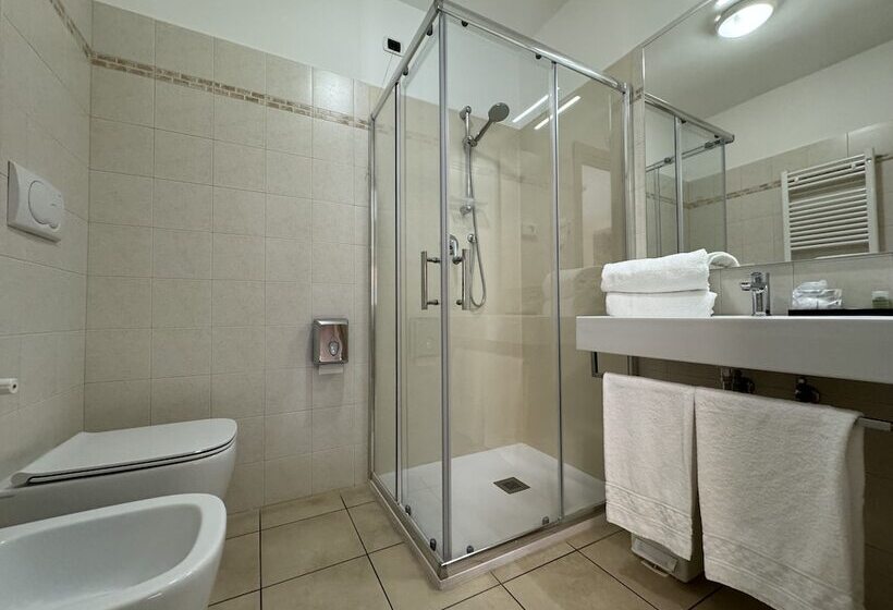 חדר סופריור, Cladan