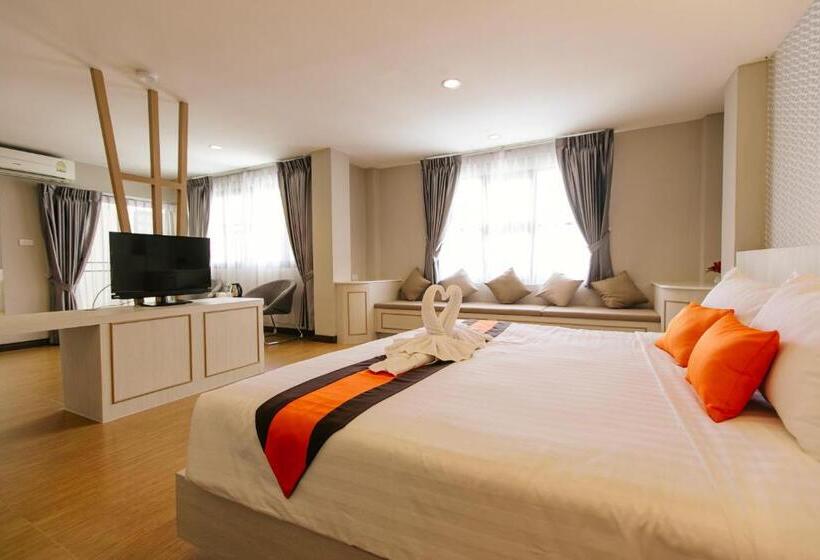 سوییت جونیور, De Hug Hotel & Residence