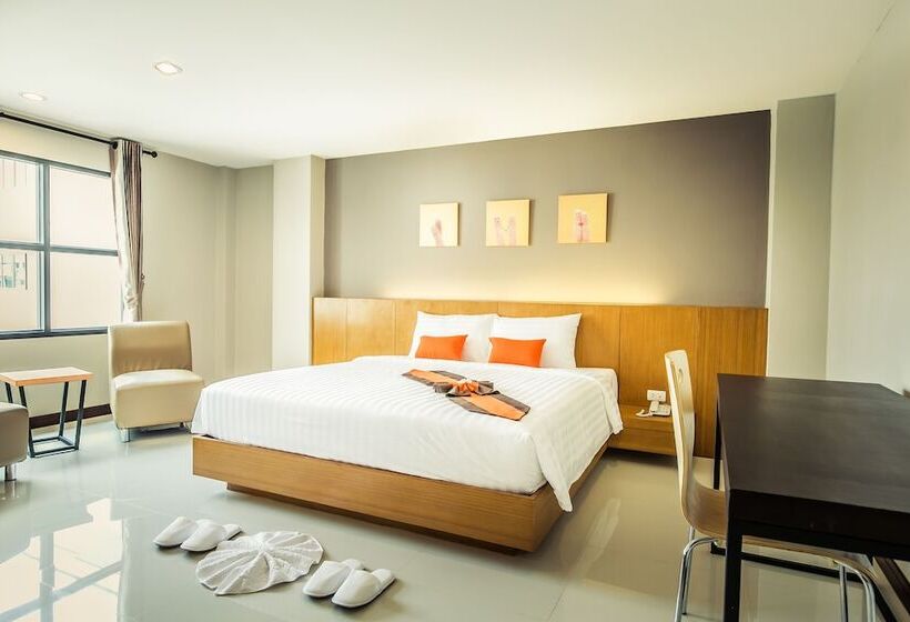 سوییت جونیور, De Hug Hotel & Residence