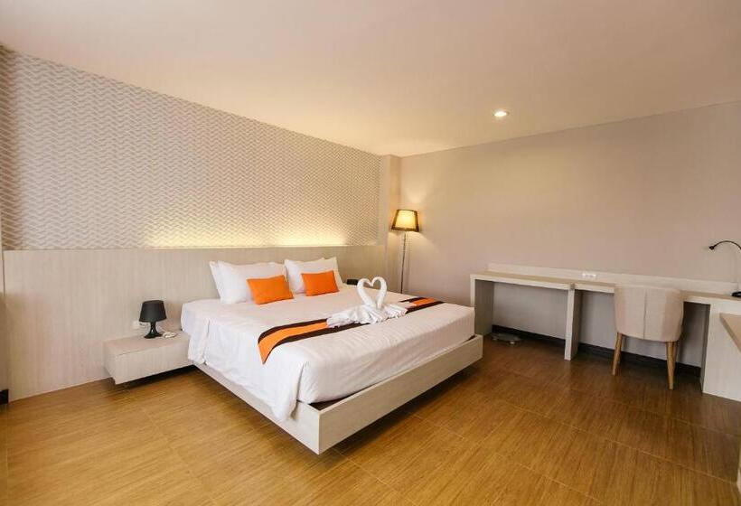 سوییت جونیور, De Hug Hotel & Residence