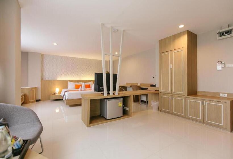 سوییت جونیور, De Hug Hotel & Residence