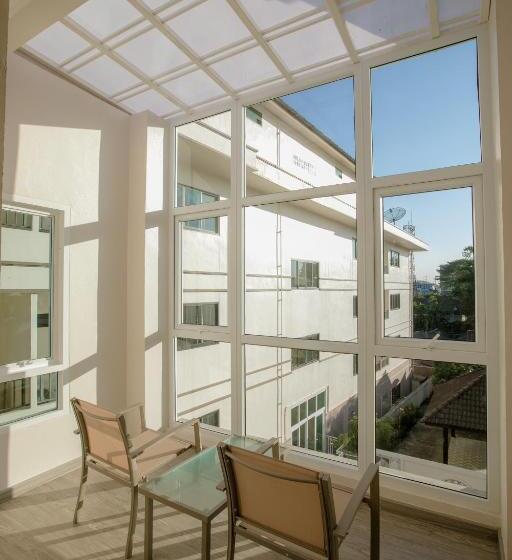 سوییت دوبلکس, De Hug Hotel & Residence