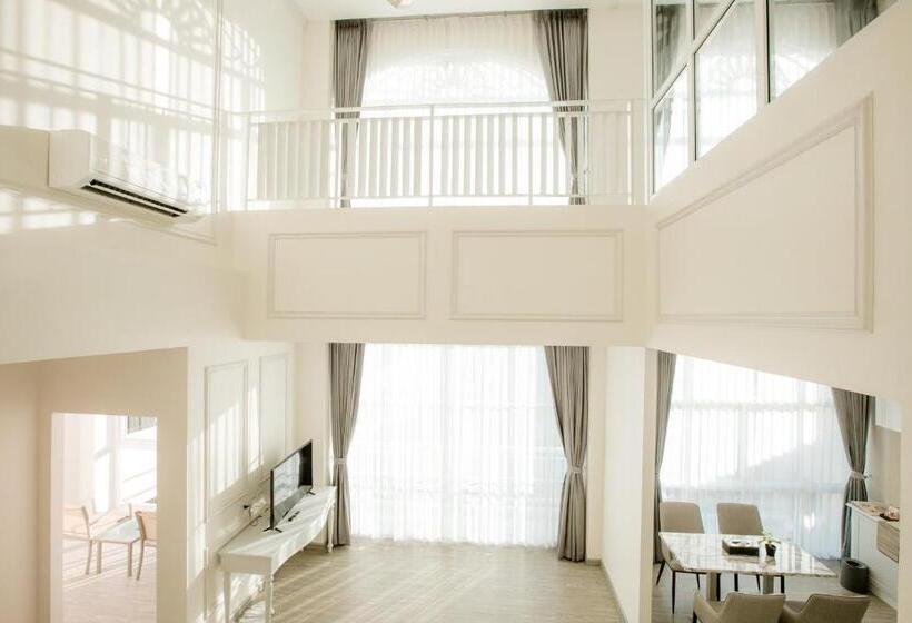 سوییت دوبلکس, De Hug Hotel & Residence