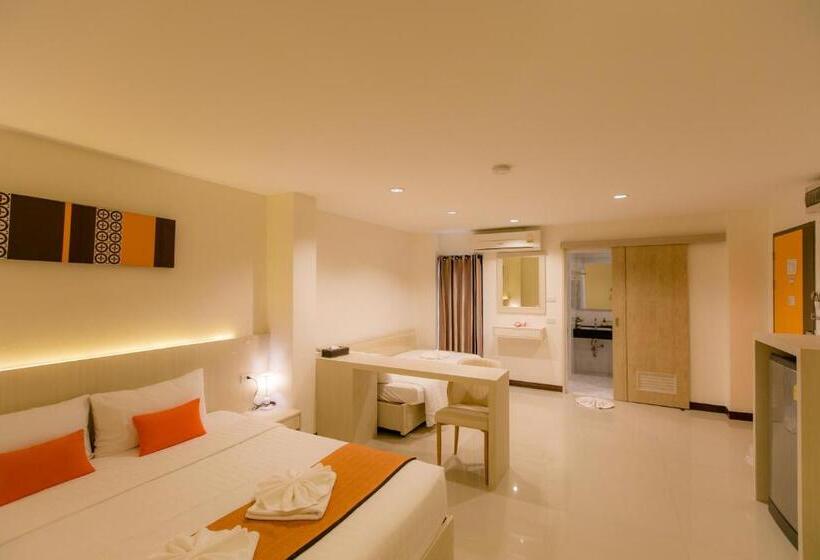 اتاق لوکس سه تخته, De Hug Hotel & Residence