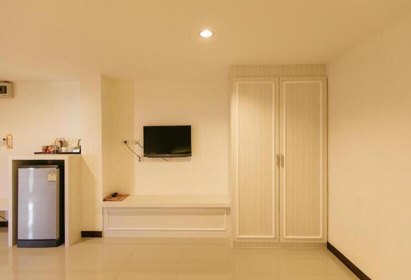 اتاق لوکس سه تخته, De Hug Hotel & Residence