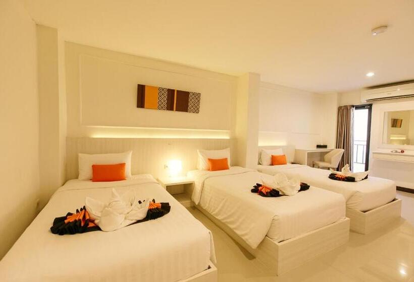 اتاق لوکس سه تخته, De Hug Hotel & Residence