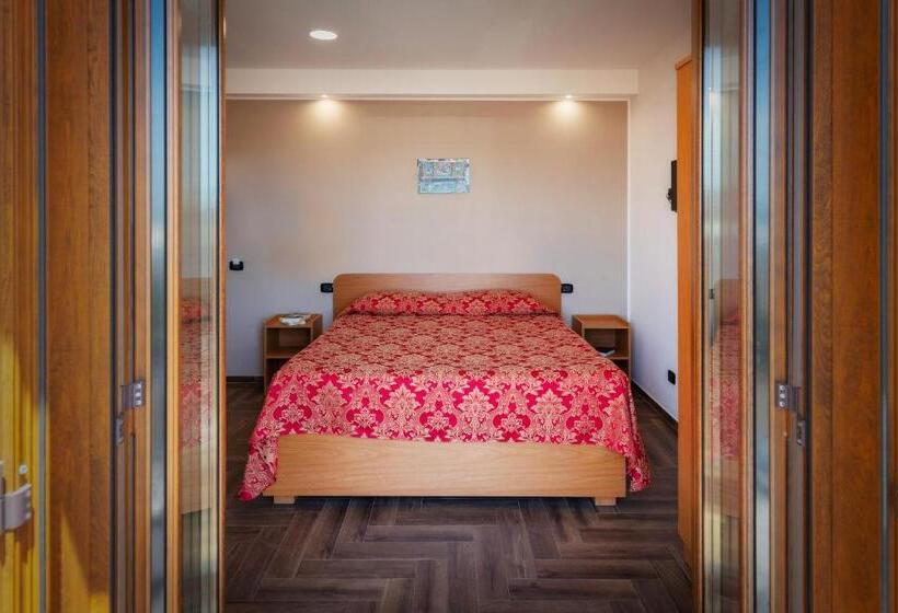 חדר סטנדרט לארבעה, Il Giardino Dei Sogni Agriturismo