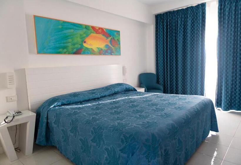 اتاق راحتی با چشم‌انداز دریا, Miramare Stabia