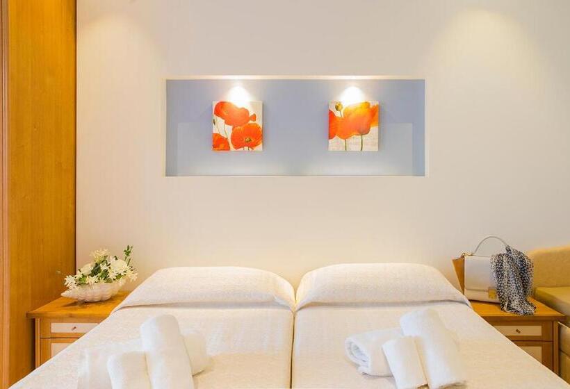 غرفة قياسية مزوَّدة بشُرفة, Pacific