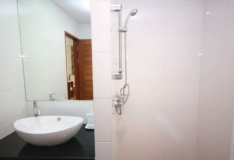 디럭스 룸, Paisiri