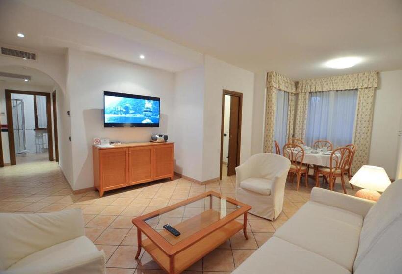 شقة غرفتين نوم مزودة بشُرفة, Residence Alle Palme