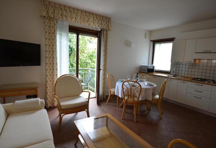 شقة غرفتين نوم مزودة بشُرفة, Residence Alle Palme