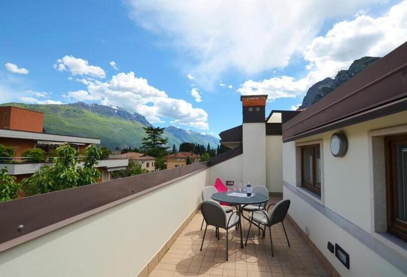 شقة دور أخير غرفتين نوم, Residence Alle Palme