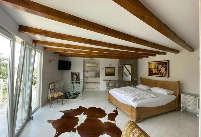 اتاق لوکس با بالکن, Garni Hotel Oblačinsko Jezero