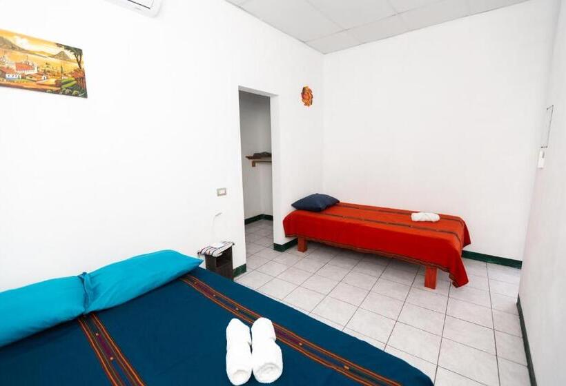 اتاق استاندارد سه نفره, Villas Lucciana