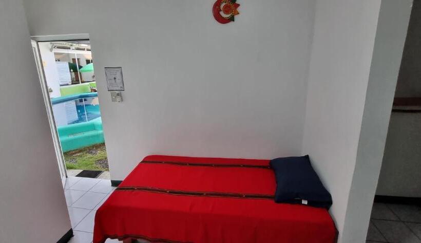 اتاق استاندارد سه نفره, Villas Lucciana