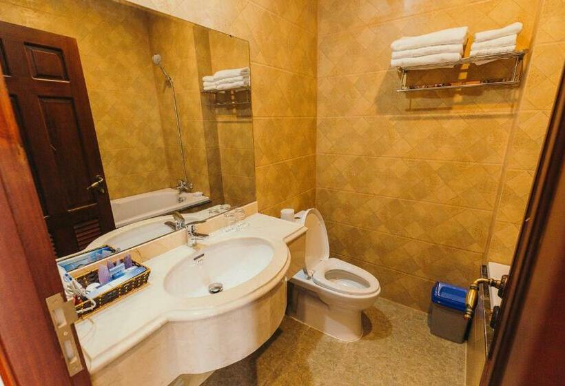 اتاق استاندارد سه تخته با بالکن, Blue Star