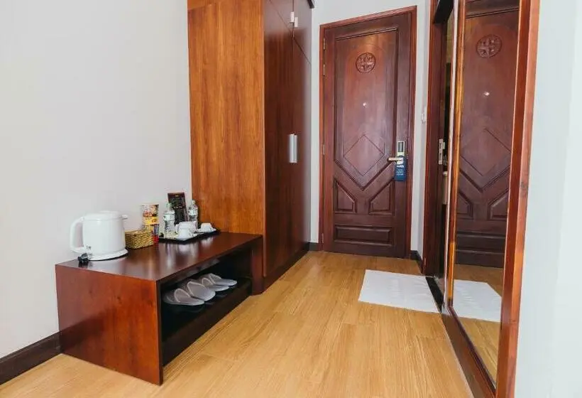 Habitació Triple Estàndard amb Balcó, Blue Star