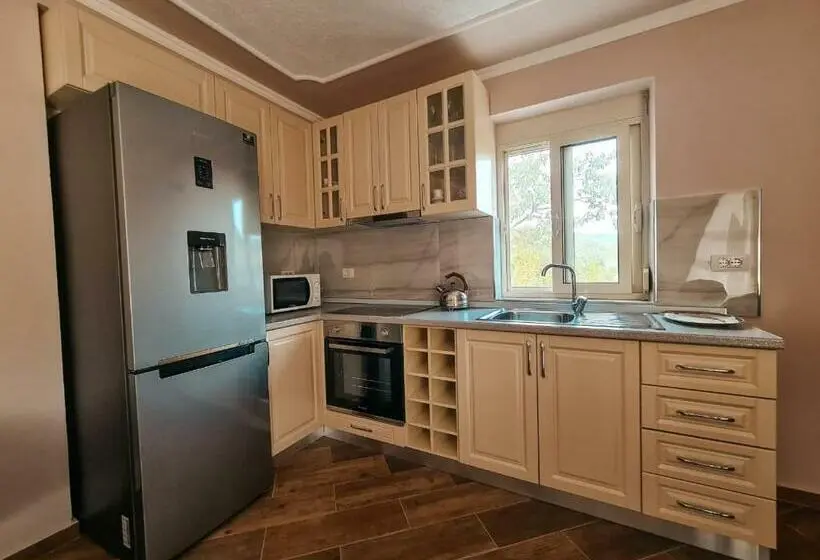 اتاق استاندارد, Guest House Bracaj