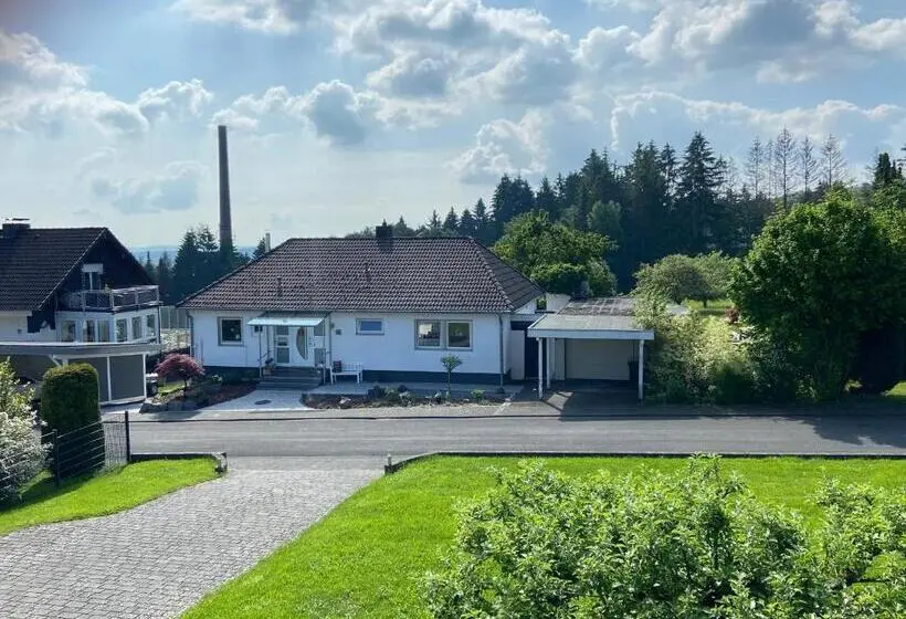 Huoneisto 2 Makuuhuonetta, Buchlindenweg   Zimmer & Ferienwohnung
