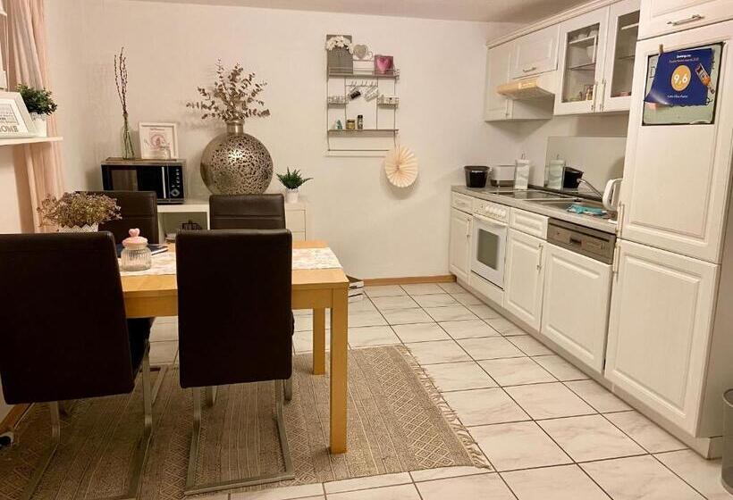 Апартаменты 2 Спальни, Buchlindenweg   Zimmer & Ferienwohnung