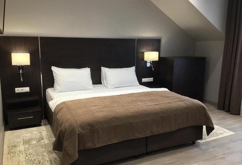 Номер Superior, Boremel Hills