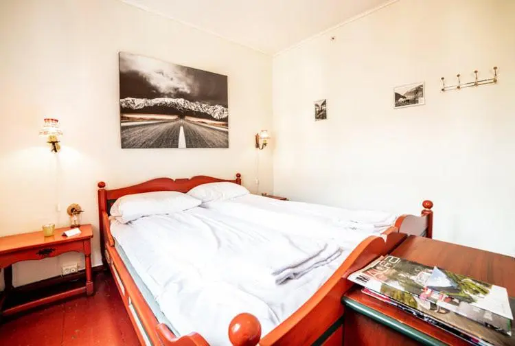 スタンダードトリプルルーム, Lærdalsøren Motor Guesthouse