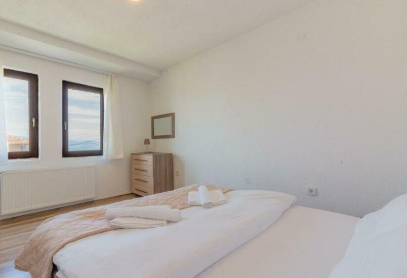 1 Bedroom Apartment Lake View, Et Larum