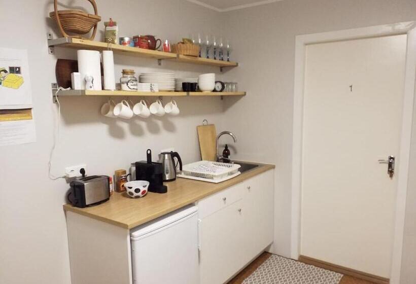 اتاق لوکس با بالکن, Flaga 2 Guesthouse