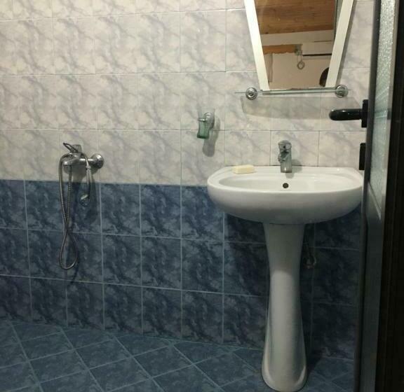 غرفة عائلية مطلّة علي الحديقة, Romeo’s Guest House 2