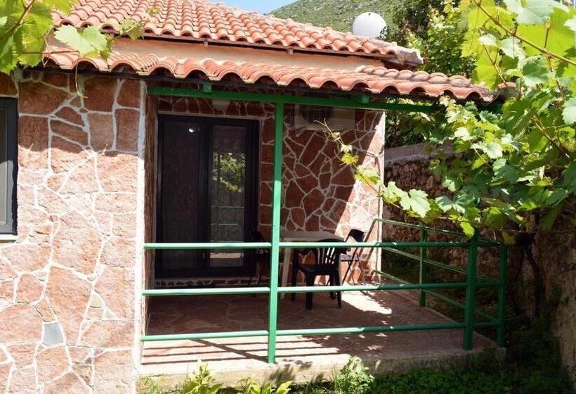 غرفة عائلية مطلّة علي الحديقة, Romeo’s Guest House 2