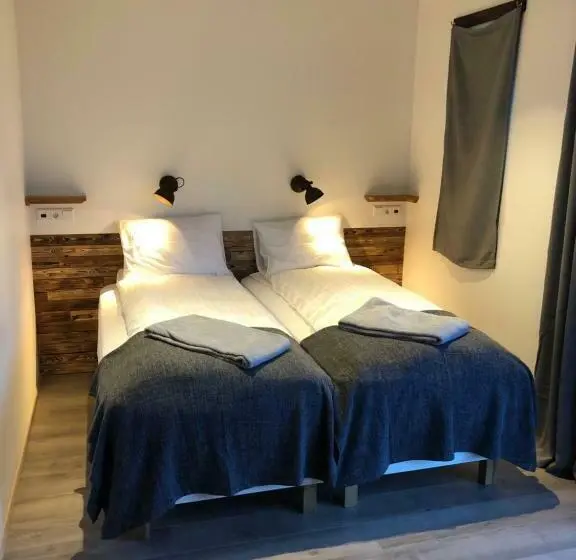اتاق استاندارد با چشم‌انداز دریا, Hrafnavellir Guest House