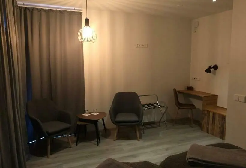 اتاق استاندارد با چشم‌انداز دریا, Hrafnavellir Guest House