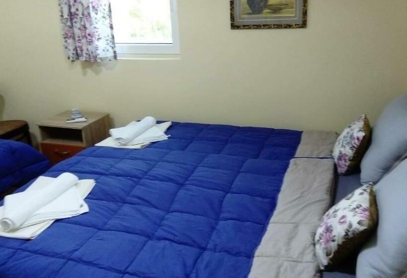 اتاق کلاسیک سه تخته, Hostel „ж