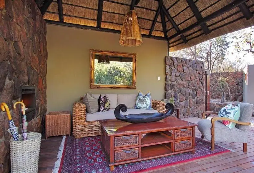 キングサイズベッドのスタンダードルーム, Ndlovu Safari Lodge