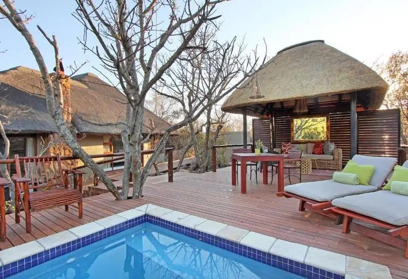 キングサイズベッドのスタンダードルーム, Ndlovu Safari Lodge