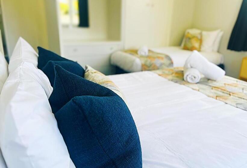 דירת שני חדרים, Kurow Motel