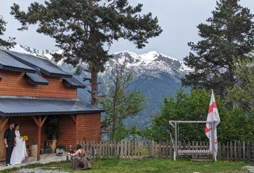 اتاق استاندارد چهار تخته, Heshkili Huts Svaneti