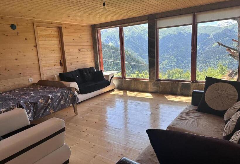 اتاق استاندارد چهار تخته, Heshkili Huts Svaneti