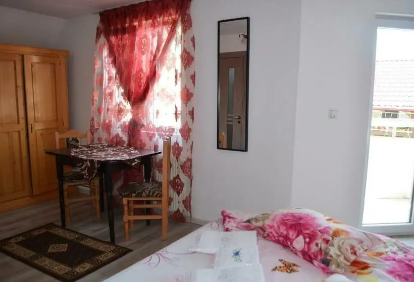 バルコニー付きスタンダードルーム, Casa Viorica și Luis