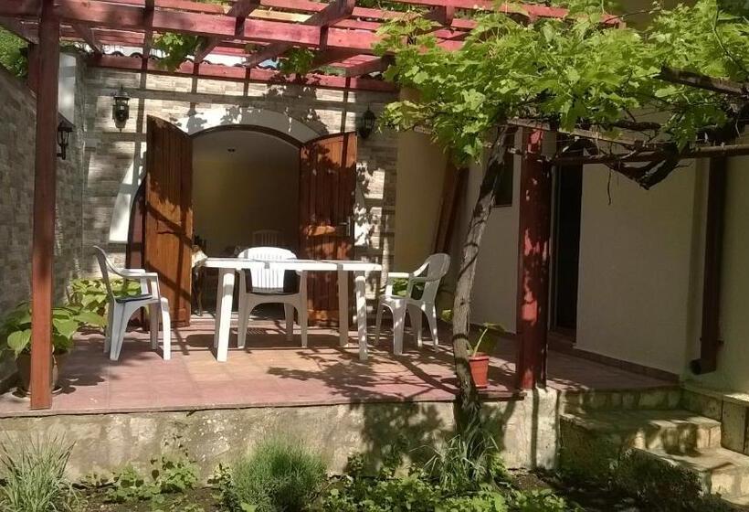 فيلا غرفة نوم واحدة مطلّة علي البحر, Villa Elina