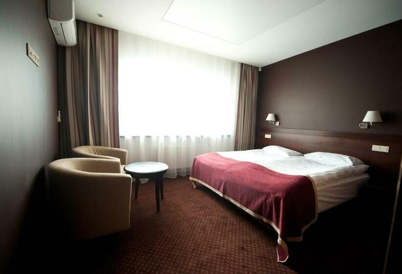 اتاق استاندارد با چشمانداز, Dubingių žirgynas