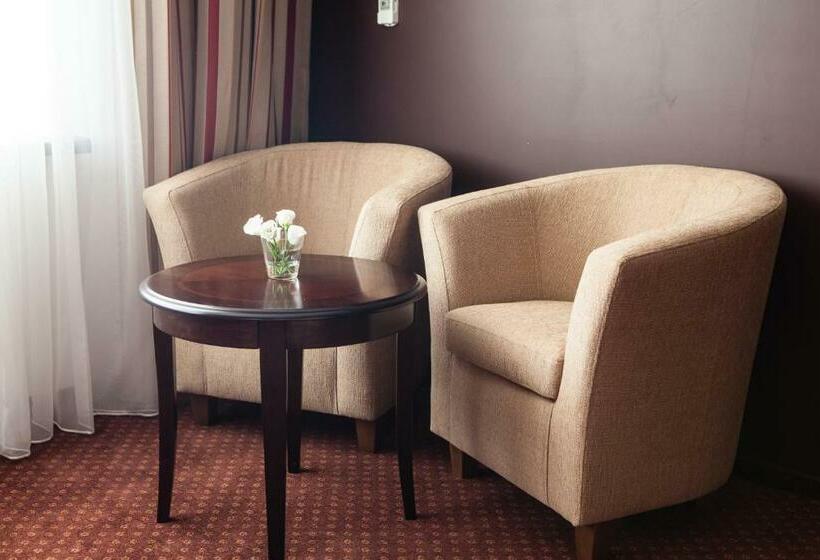 اتاق استاندارد با چشمانداز, Dubingių žirgynas