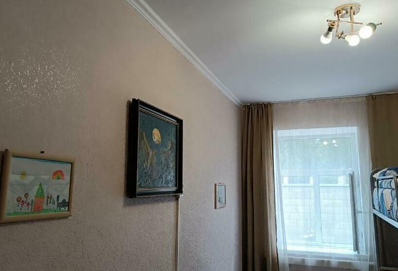 اتاق چهار تخته با دستشویی مشترک, Hostel Nice