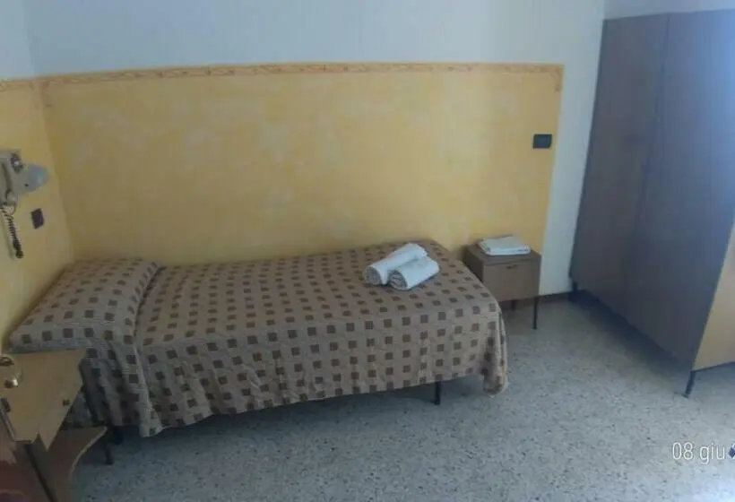 اتاق استاندارد یک نفره, Rosy
