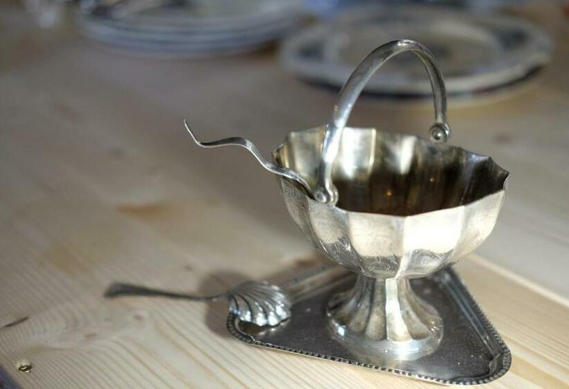 2 Bedrooms Suite 2 Bedrooms Lake View, Cselling Udvarház