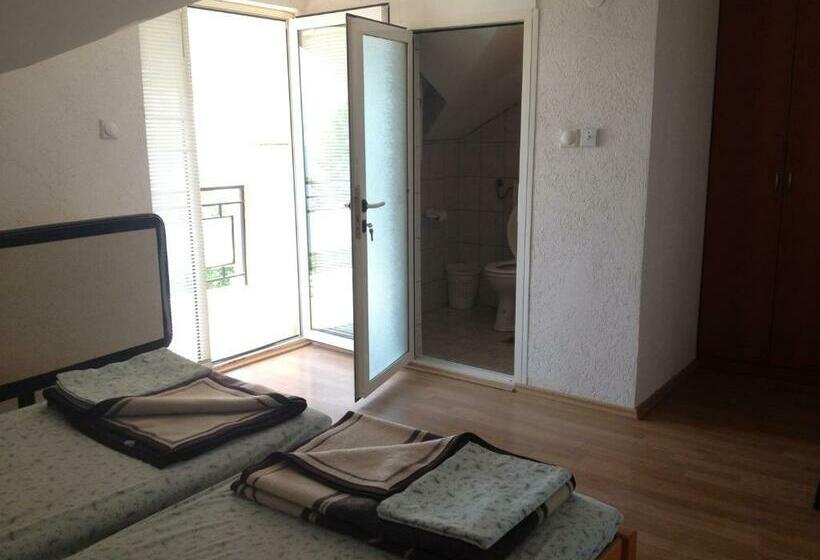 اتاق استاندارد با چشم‌انداز دریاچه, Guest House Lokoski