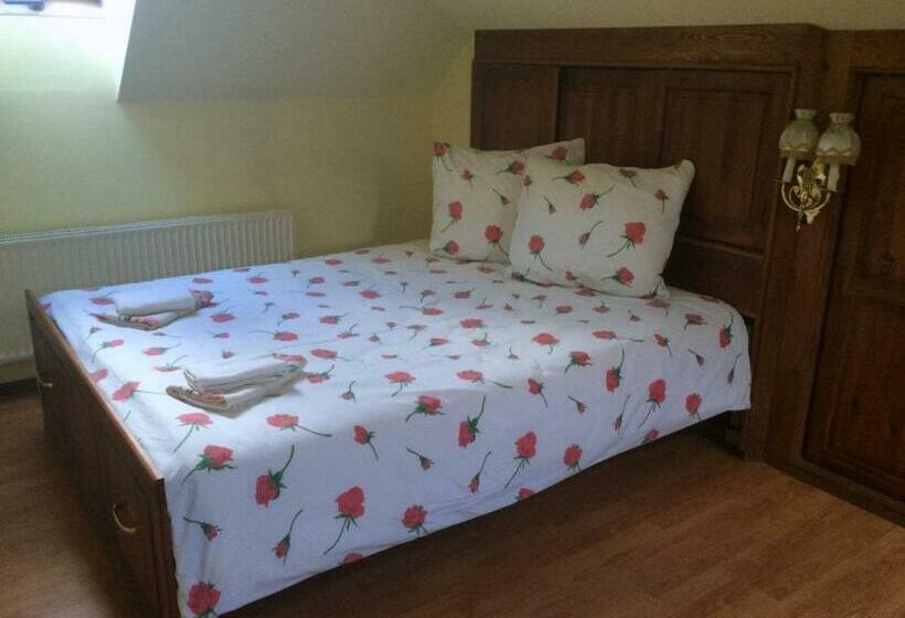 اتاق خانوادگی با چشم‌انداز دریا, Saulrieti