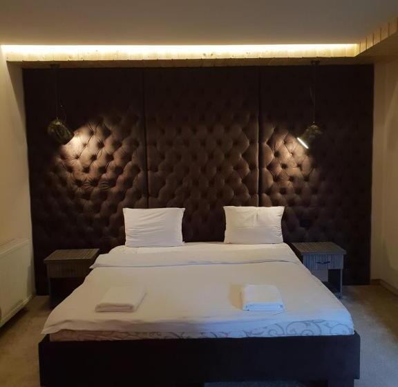 اتاق استاندارد سه نفره, Villa Grazia